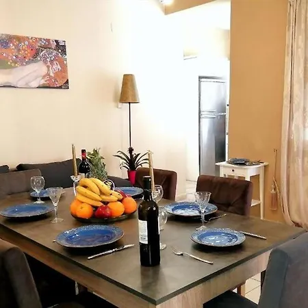 Apartman Odyseia Apts I At The Center Of The & Old Town Hriszí Aktí Haniá