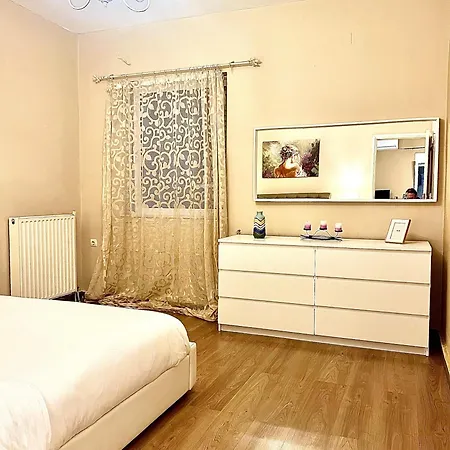 Апартаменти Odyseia Apts I At The Center Of The & Old Town